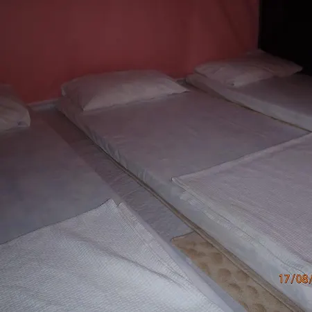 سيرين بينسيون فندق مبيت وإفطار 2*